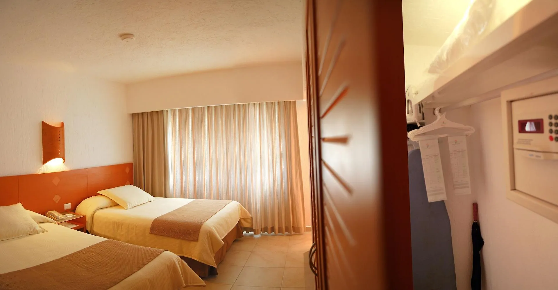 Laguna Suites Golf & Spa 坎昆 酒店